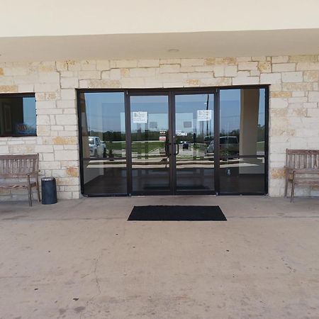 Yorktown Inn And Suites Экстерьер фото