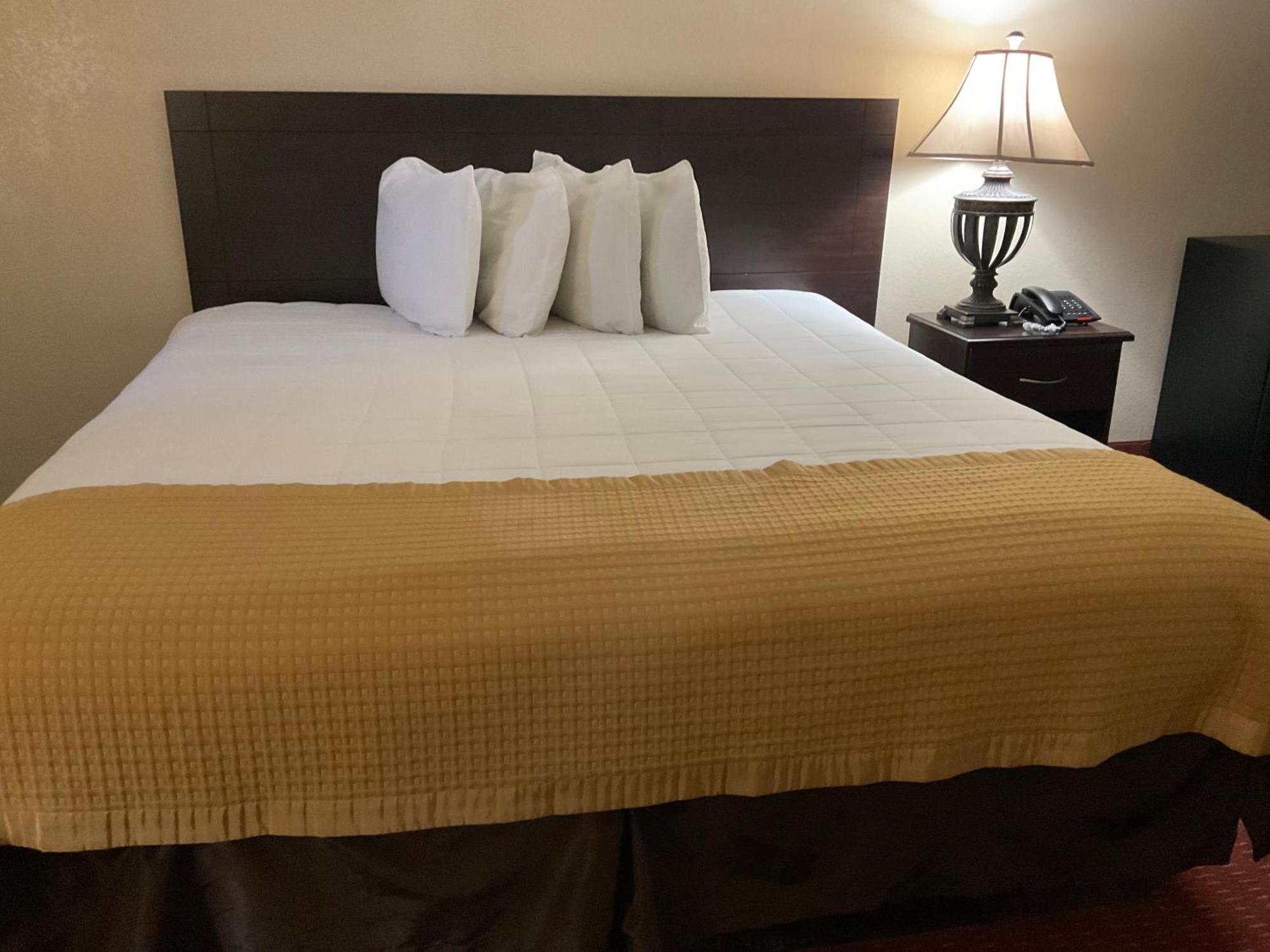 Yorktown Inn And Suites Экстерьер фото