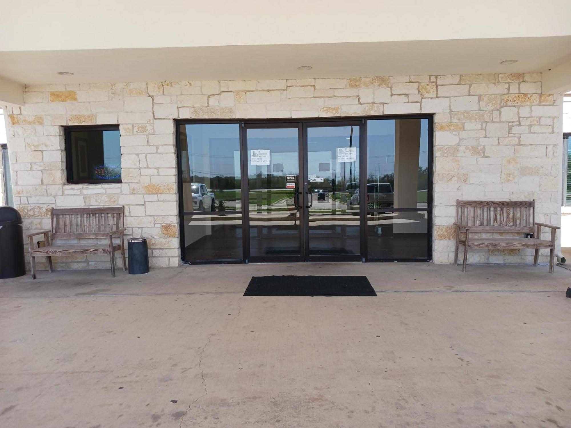 Yorktown Inn And Suites Экстерьер фото
