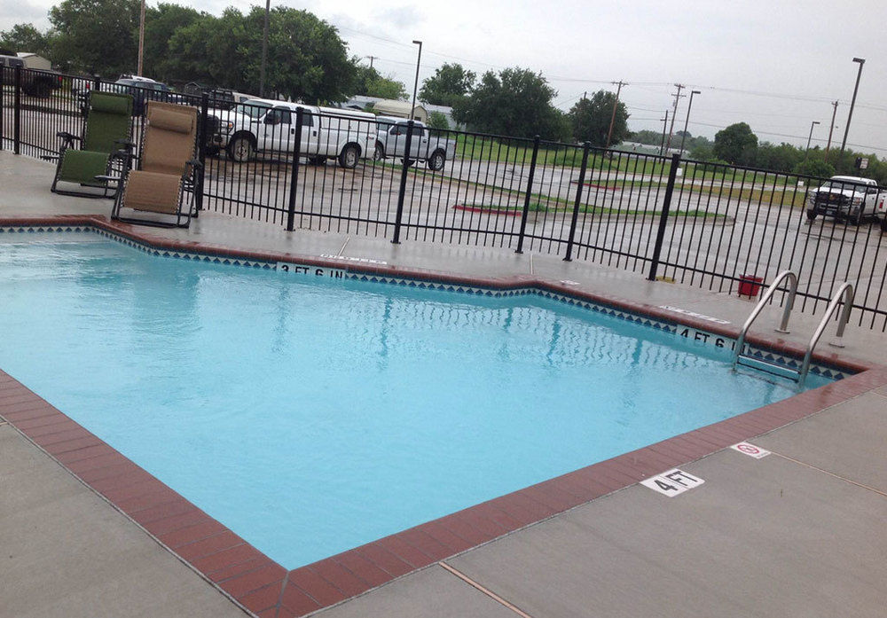 Yorktown Inn And Suites Экстерьер фото